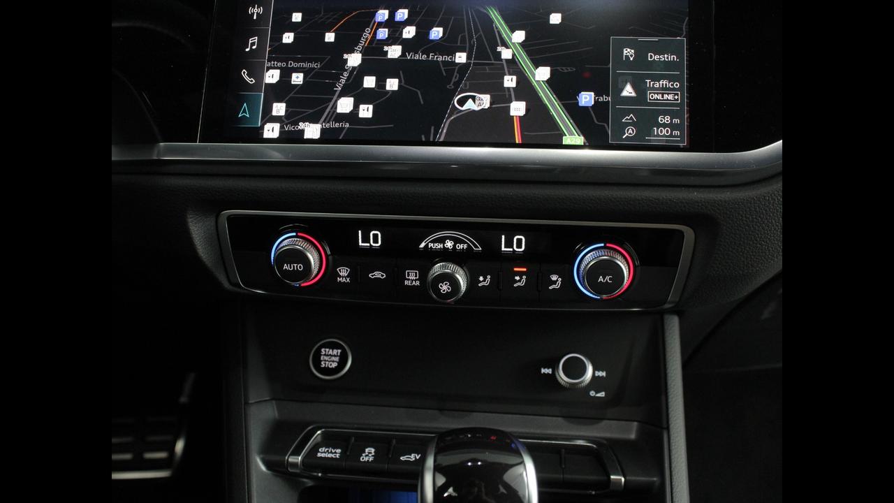 Audi Q3 45 TFSI E S TRONIC