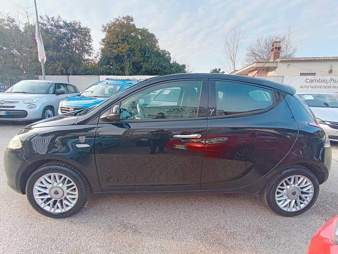 Lancia Ypsilon 1.2 69 CV 5 porte Platinum