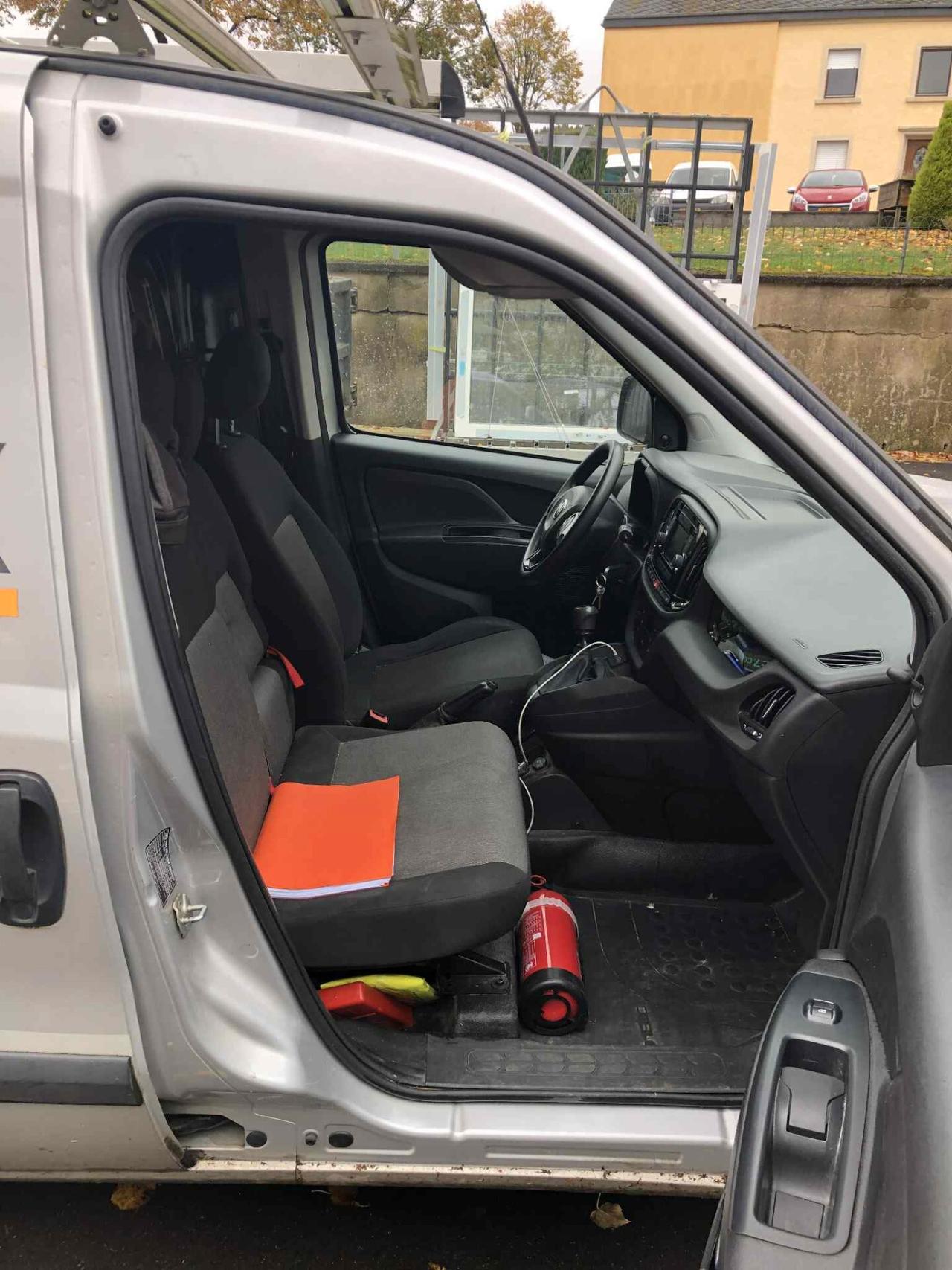 Fiat Doblò 1.6 MJT 105CV -3 Posti- GANCIO T