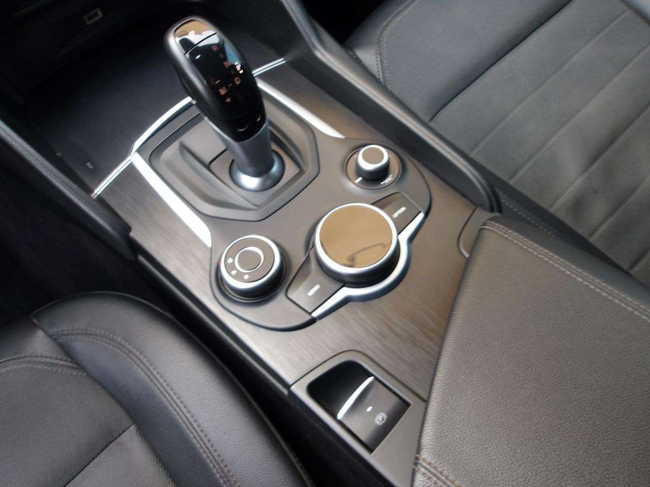 Alfa Romeo Giulia 2.2 t Super 150cv