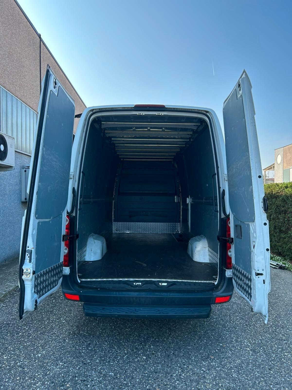 Volkswagen Crafter 35 2.0 TDI 100KW P.L. T.A.