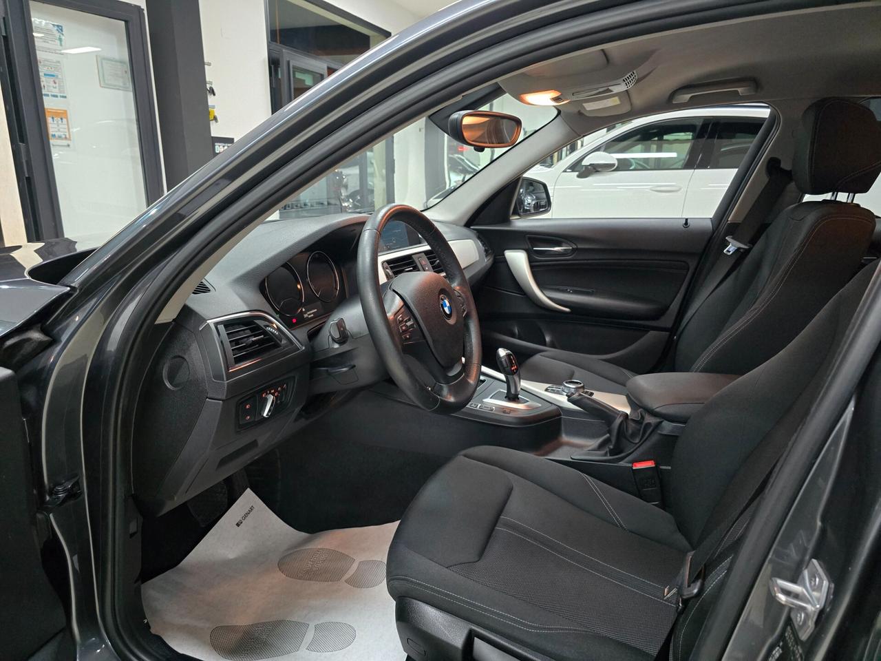 Bmw 118 118d 5p. Advantage