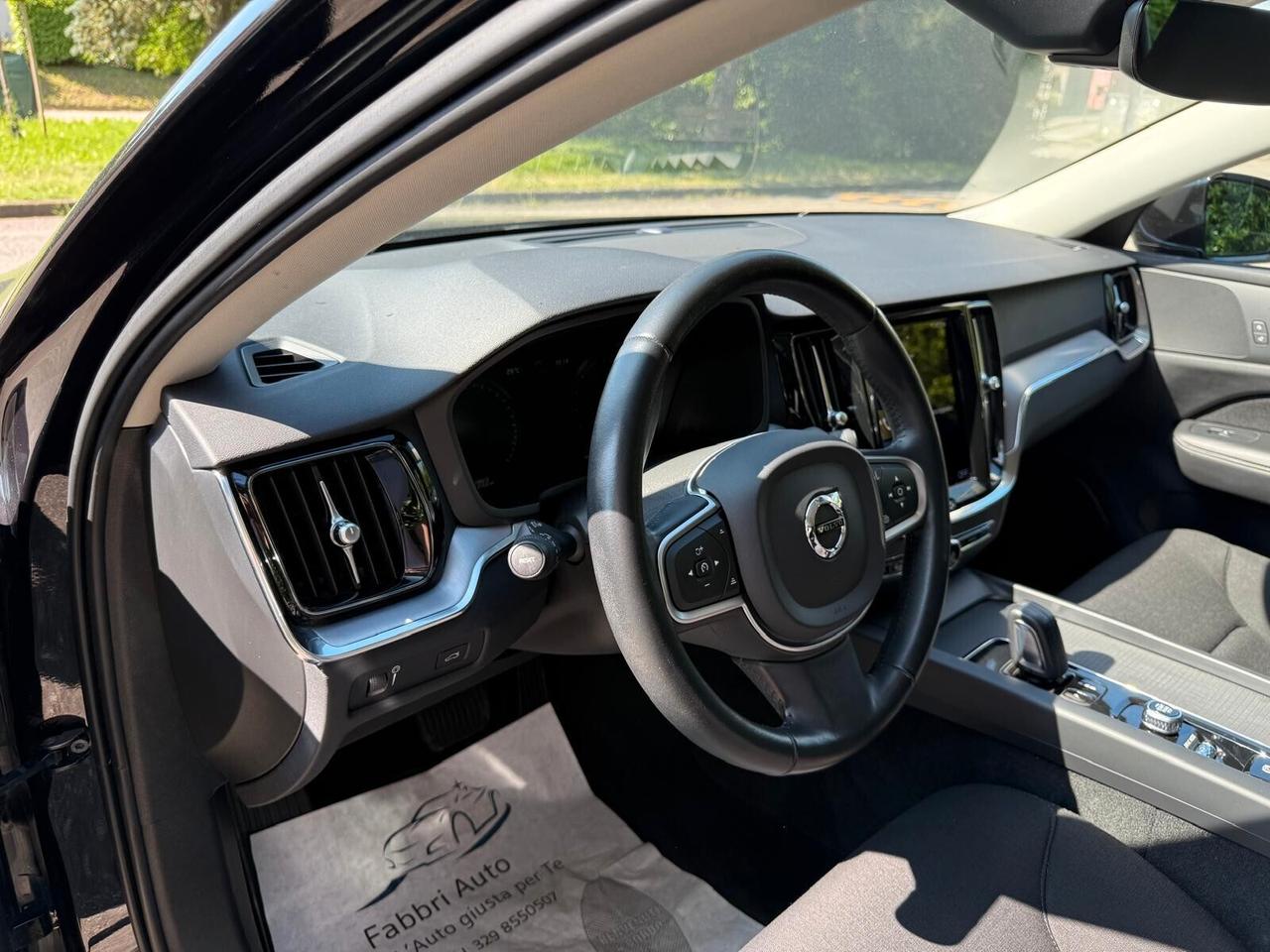 Volvo V60 B4 (d) Geartronic Momentum Pro Business PILOT ASSIST