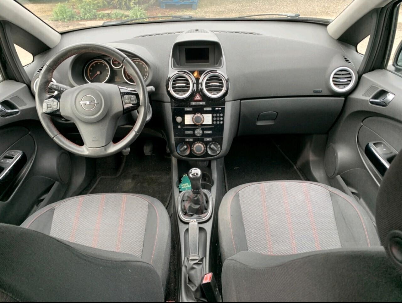 Opel Corsa 1.2 5 porte Sport