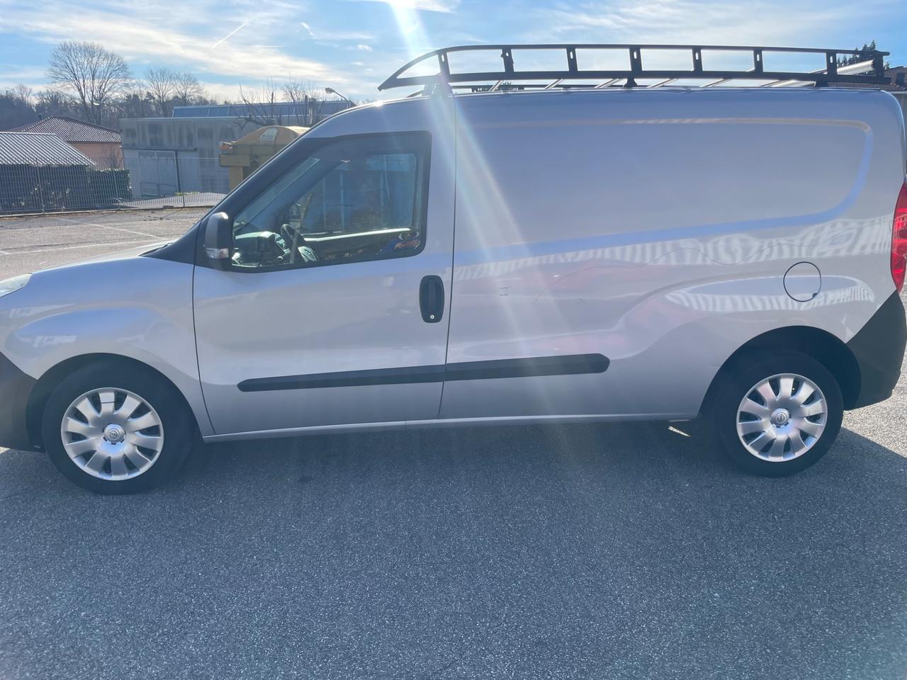 Opel Combo 1.6 diesel con 83.000km