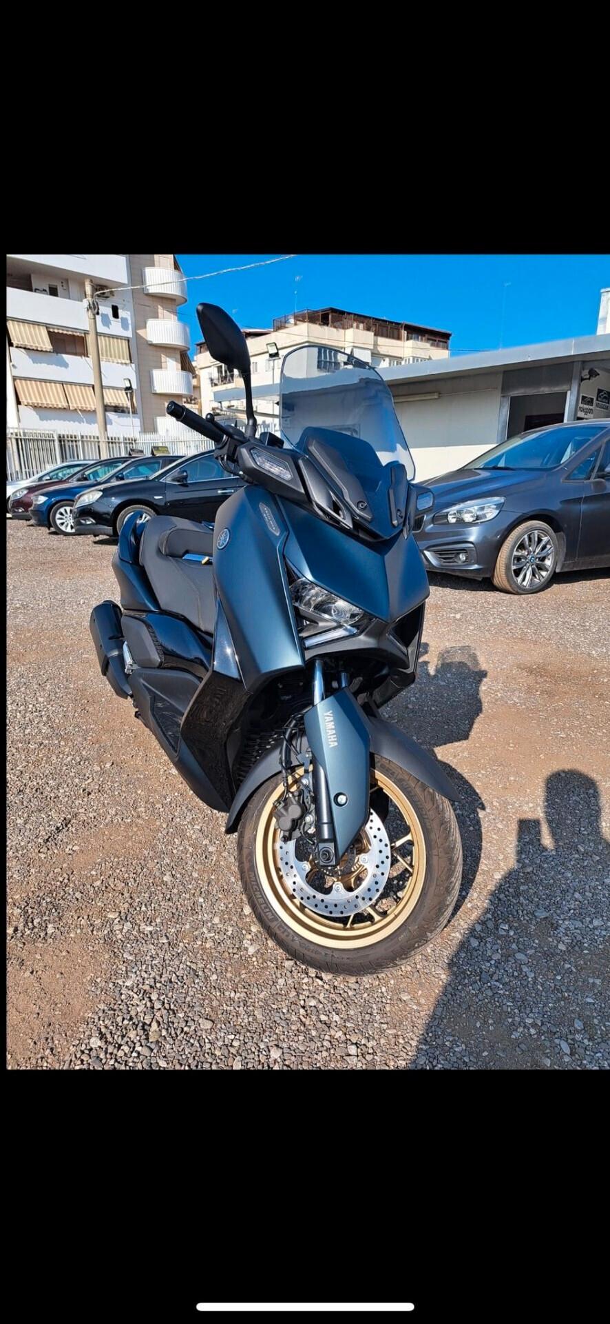 Yamaha X-Max 300