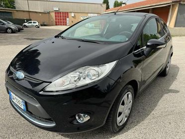 FORD Fiesta + 1.4 TDCi 68CV neopatentati come foto