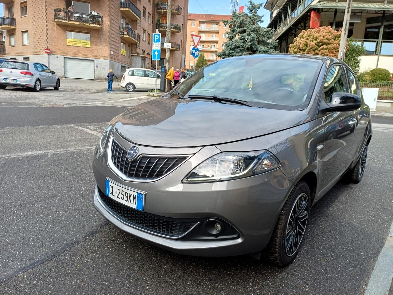 Lancia Ypsilon 1.0 FireFly 5 porte S&S Hybrid Gold