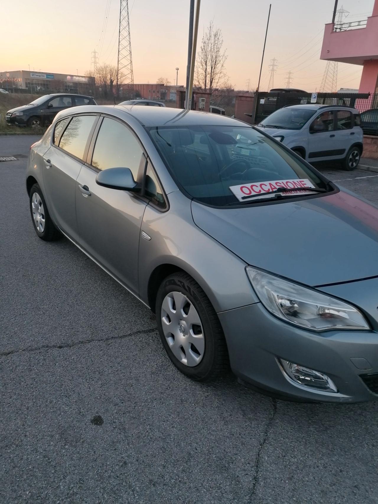 Opel Astra 1.4 100CV 5 porte Elective