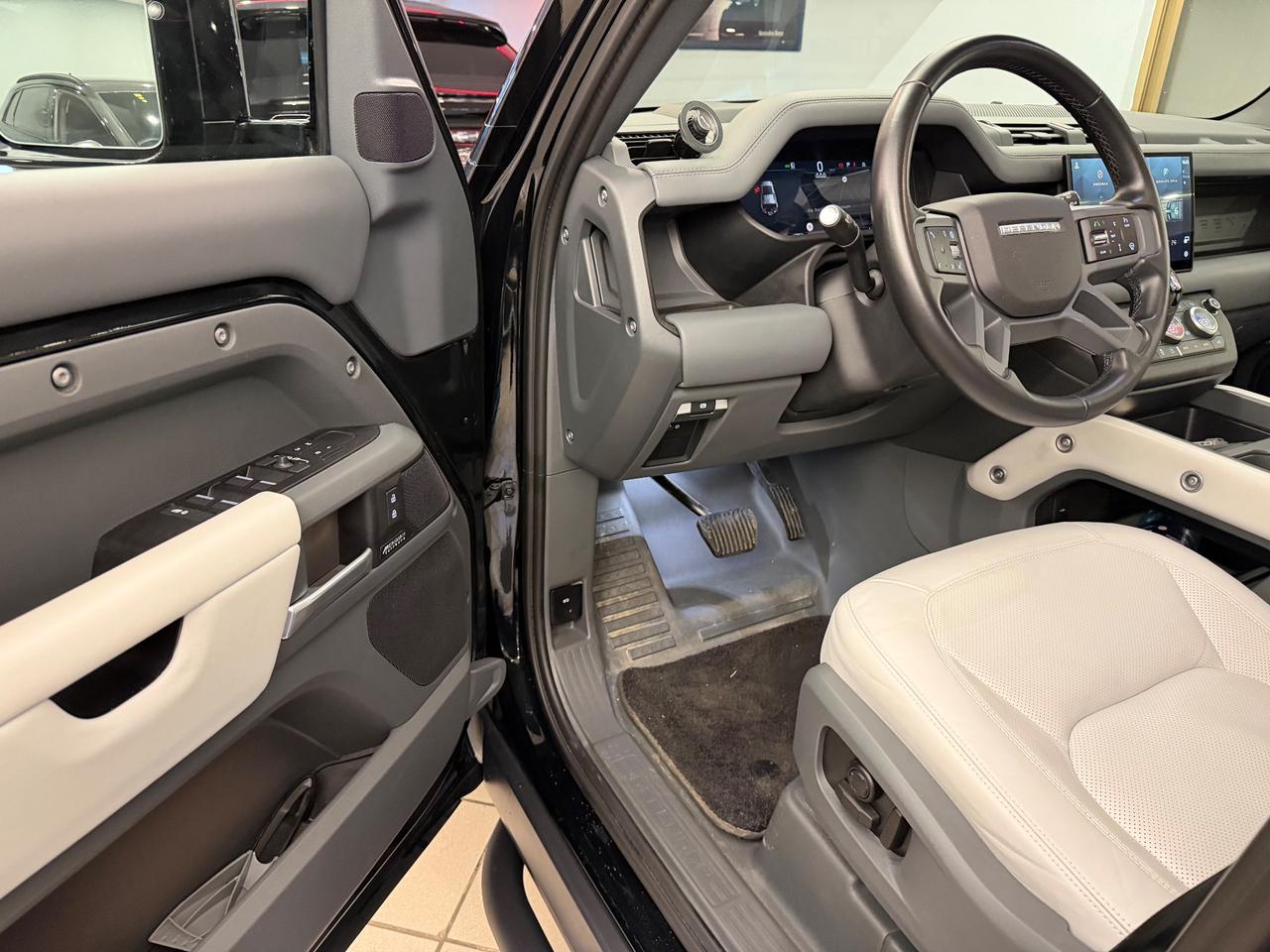 Land Rover Defender 110 3.0D I6 300 CV AWD Auto HSE