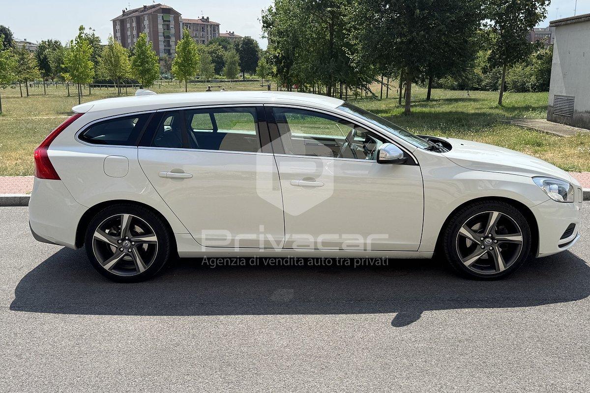 VOLVO V60 D3 R-design