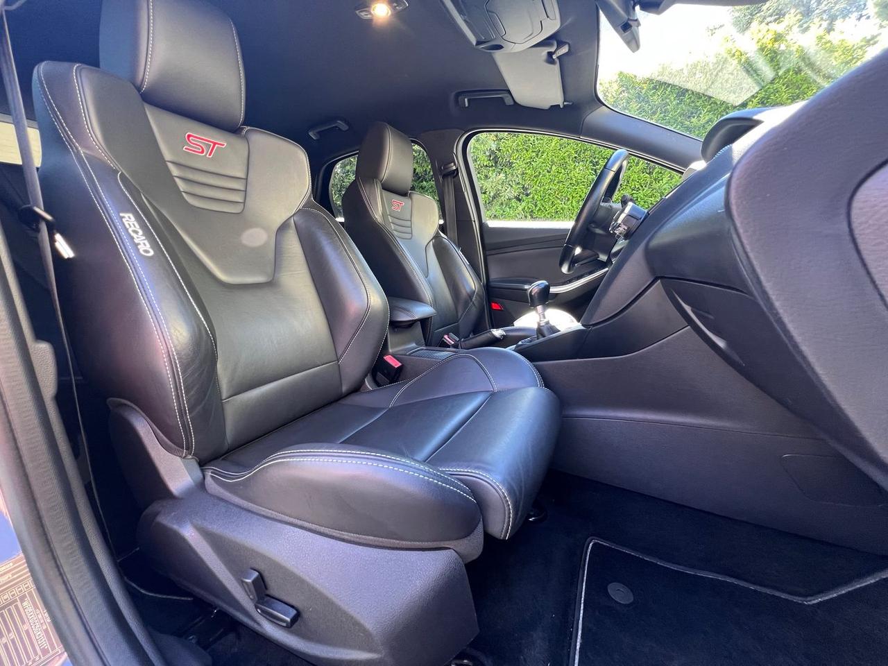 Ford Focus ST 2.0 EcoBoost 250 CV #10875