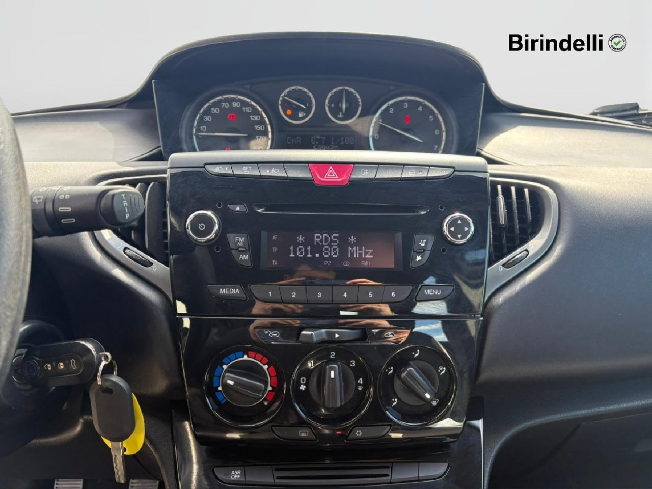 LANCIA Ypsilon 3ª serie - Ypsilon 1.2 69 CV 5 porte Elefantino