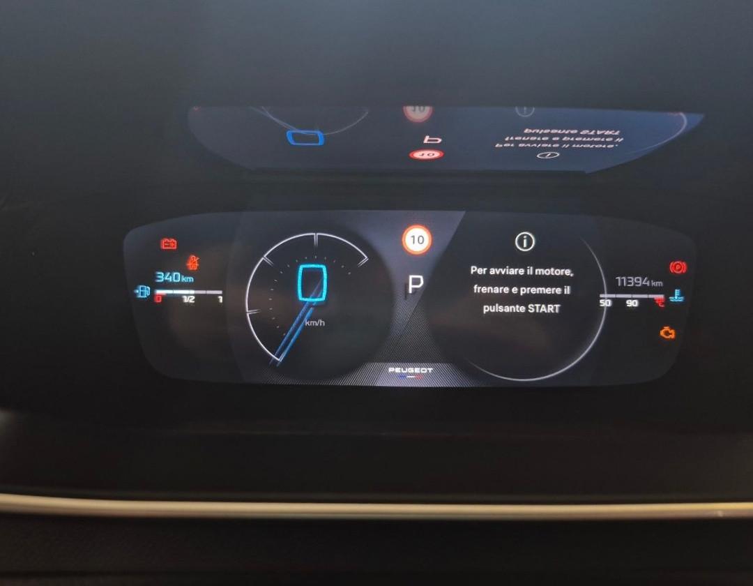 PEUGEOT 2008 GT Hybrid 136 e-DCS6