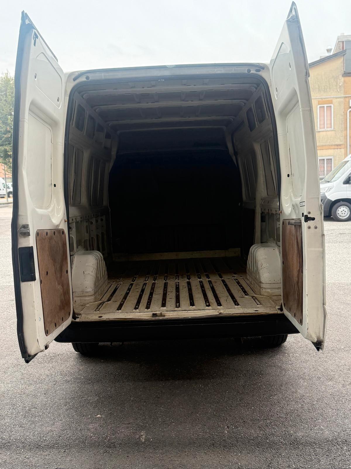 FORD Transit 300 2.0 TD/85 anno 2004