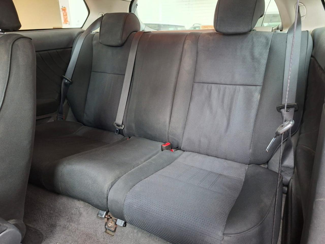 Alfa Romeo 147 3p 1.6 ts 16v BlackLine 105cv, adatta a neop.