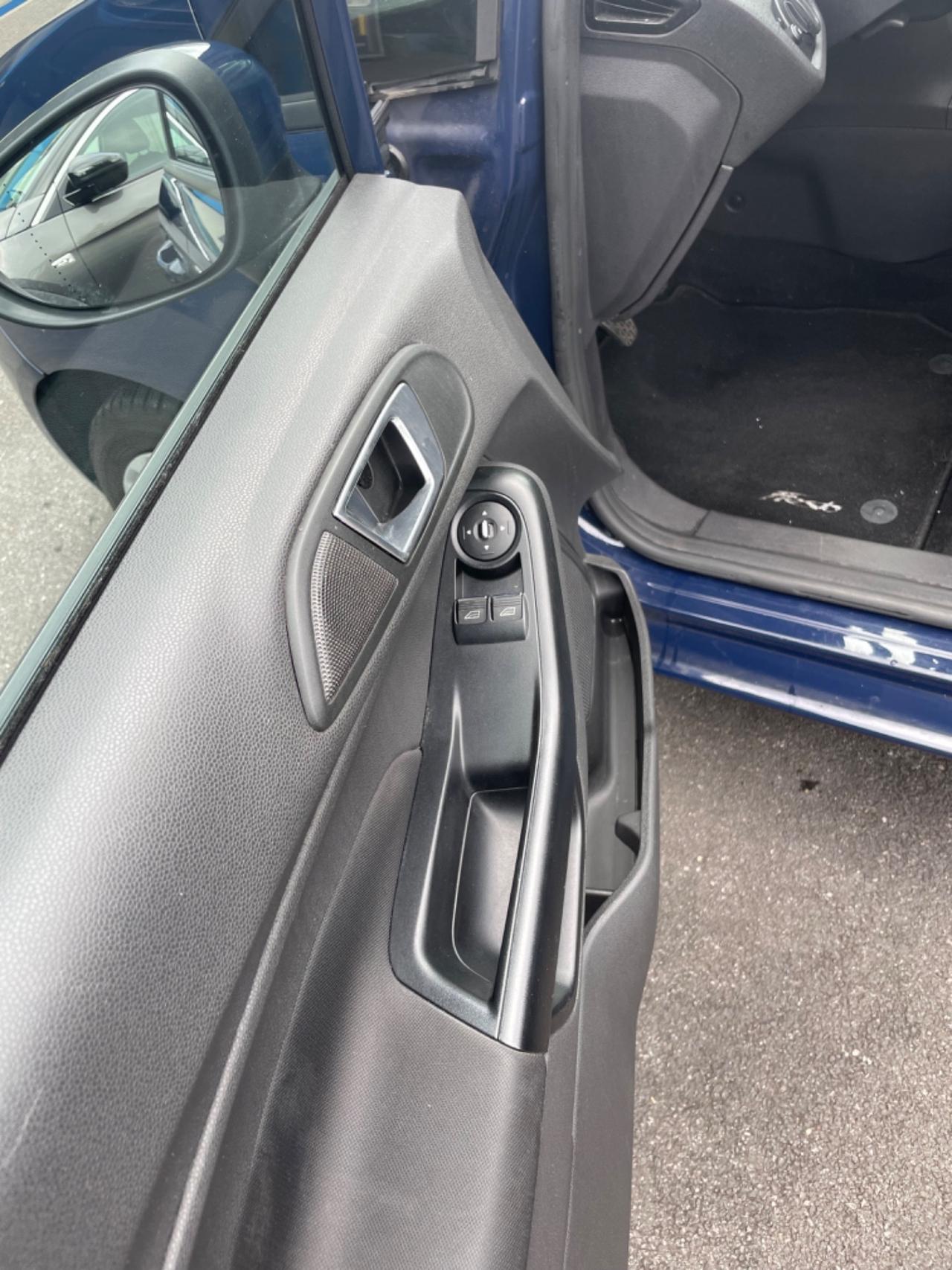 Ford Fiesta 1.2 60CV 5 porte Titanium