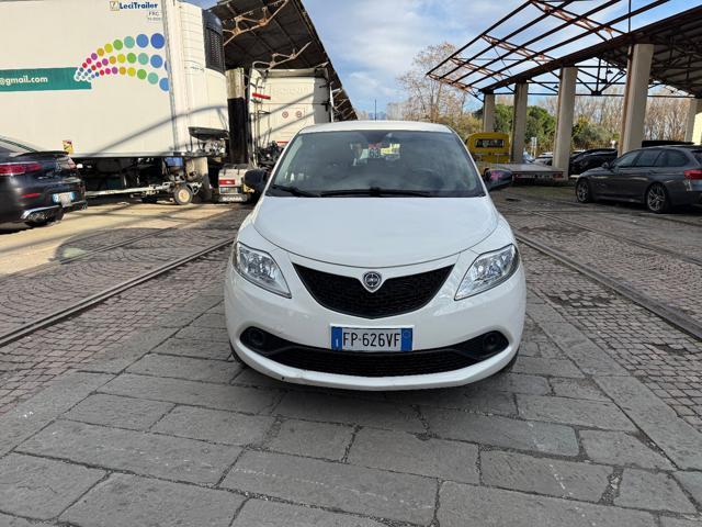 LANCIA Ypsilon 1.2 69 CV 5 porte GPL Ecochic Silver