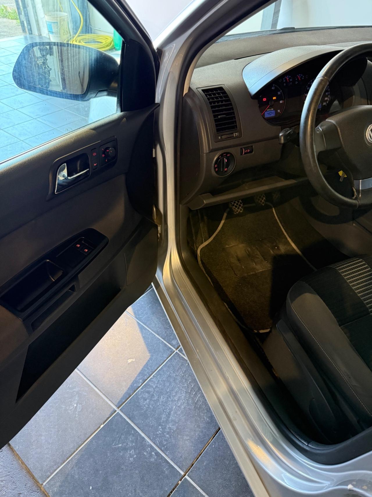 Volkswagen Polo 1.2- 110 mila km - NEOPATENTATI