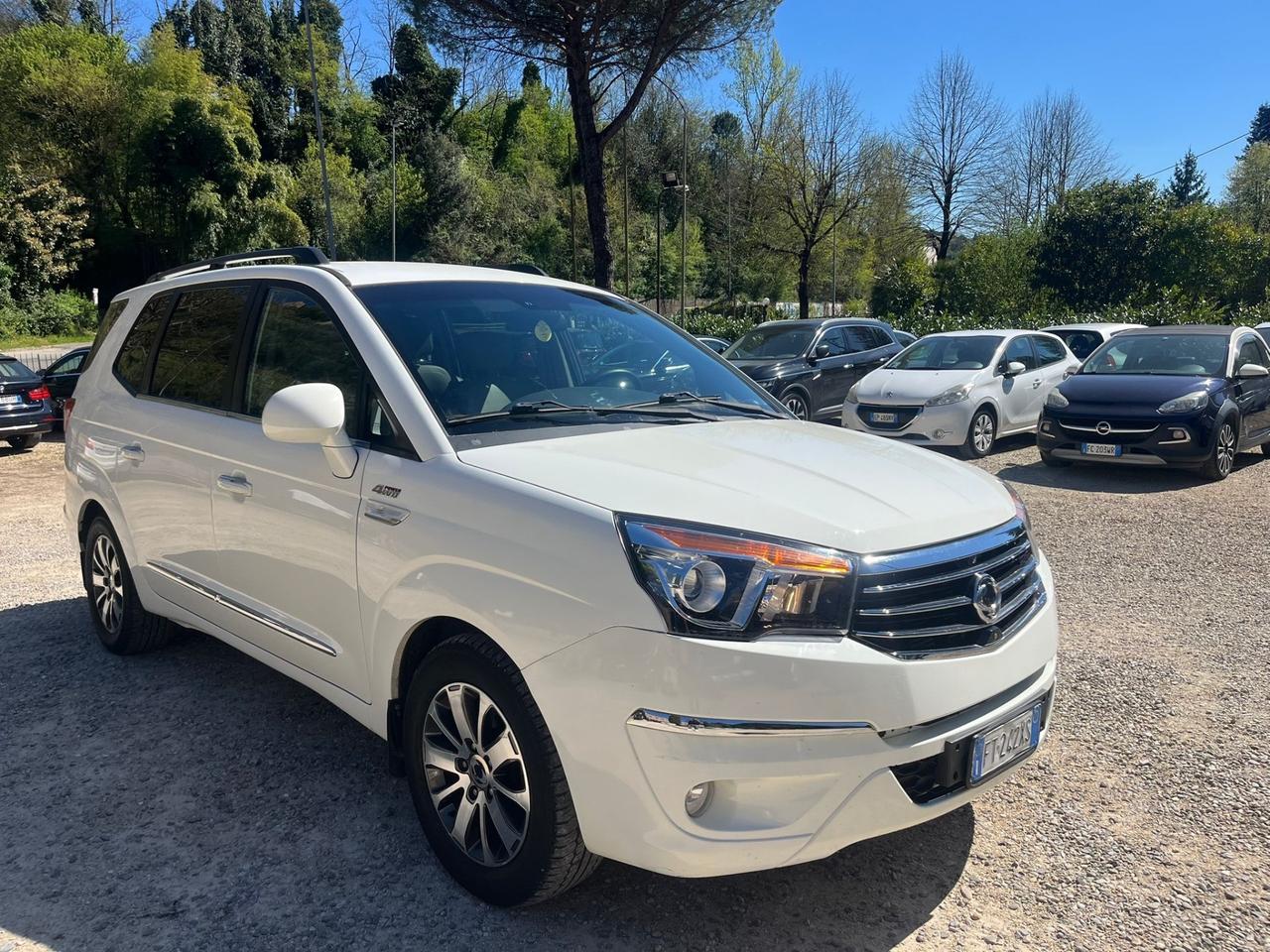 Ssangyong Rodius 2.2 Diesel - 4x4 - 7 Posti