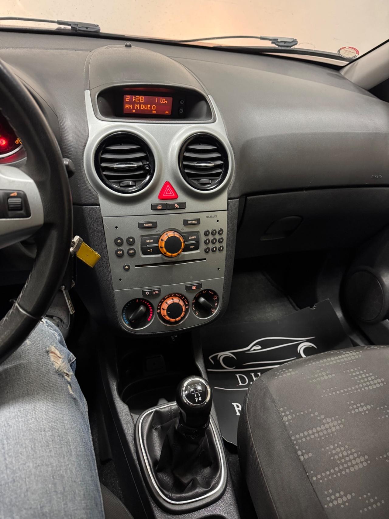 Opel Corsa 1.2 5 porte Sport