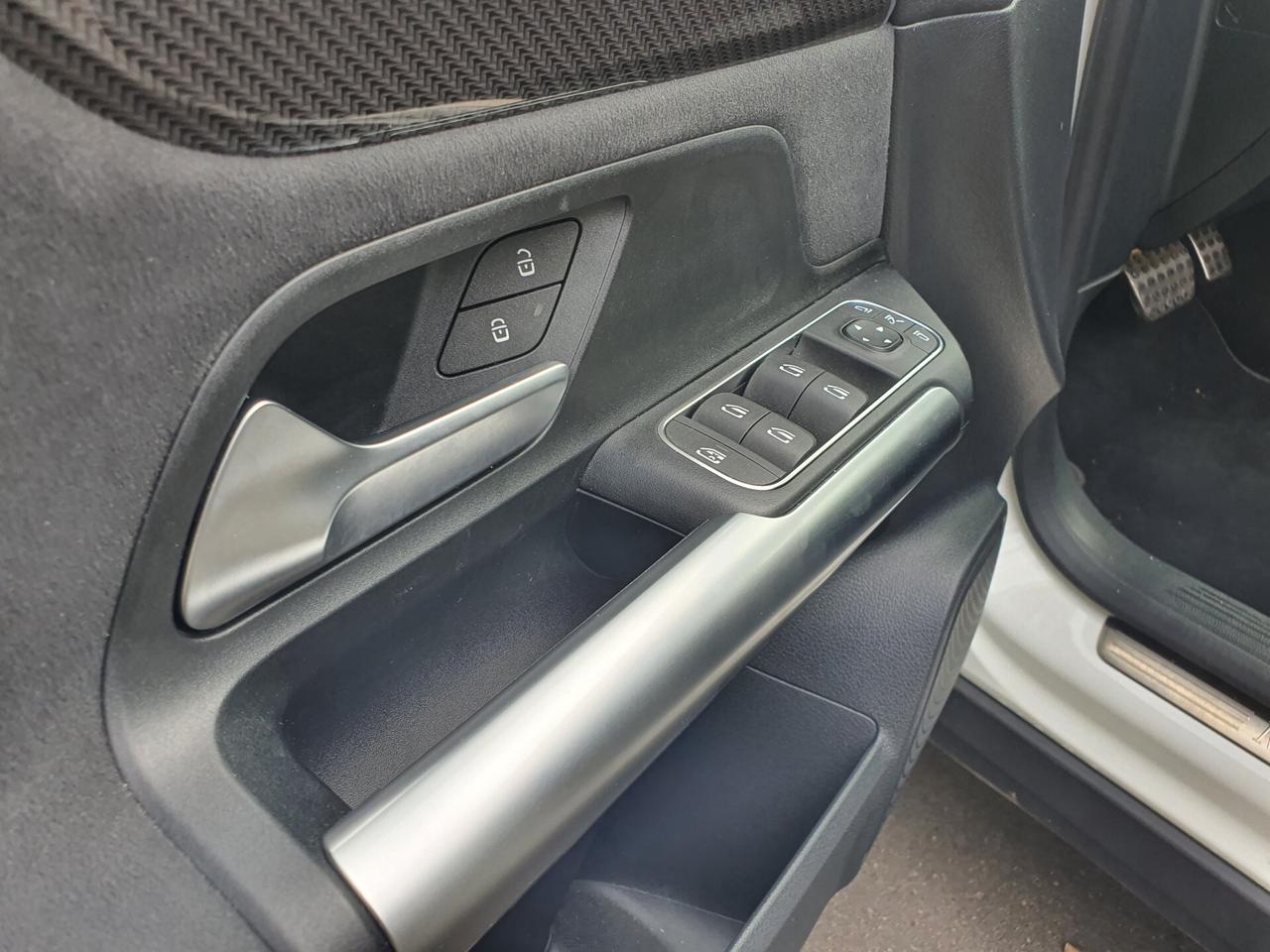 Mercedes-benz GLA 180 d Automatic AMG Line Advanced Plus