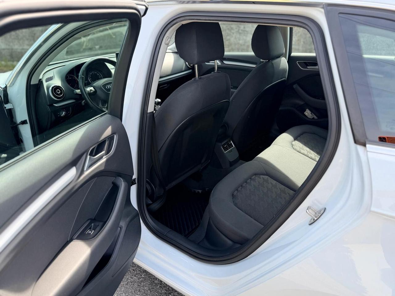 Audi A3 SPB 1.6 TDI clean diesel Ambition