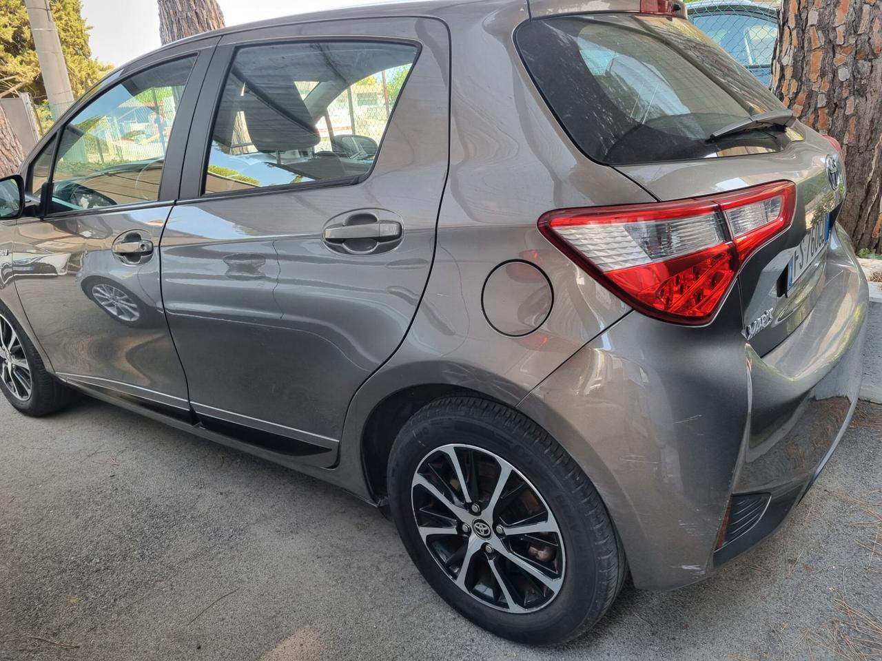 Toyota Yaris 1.5 Hybrid 5 porte Active