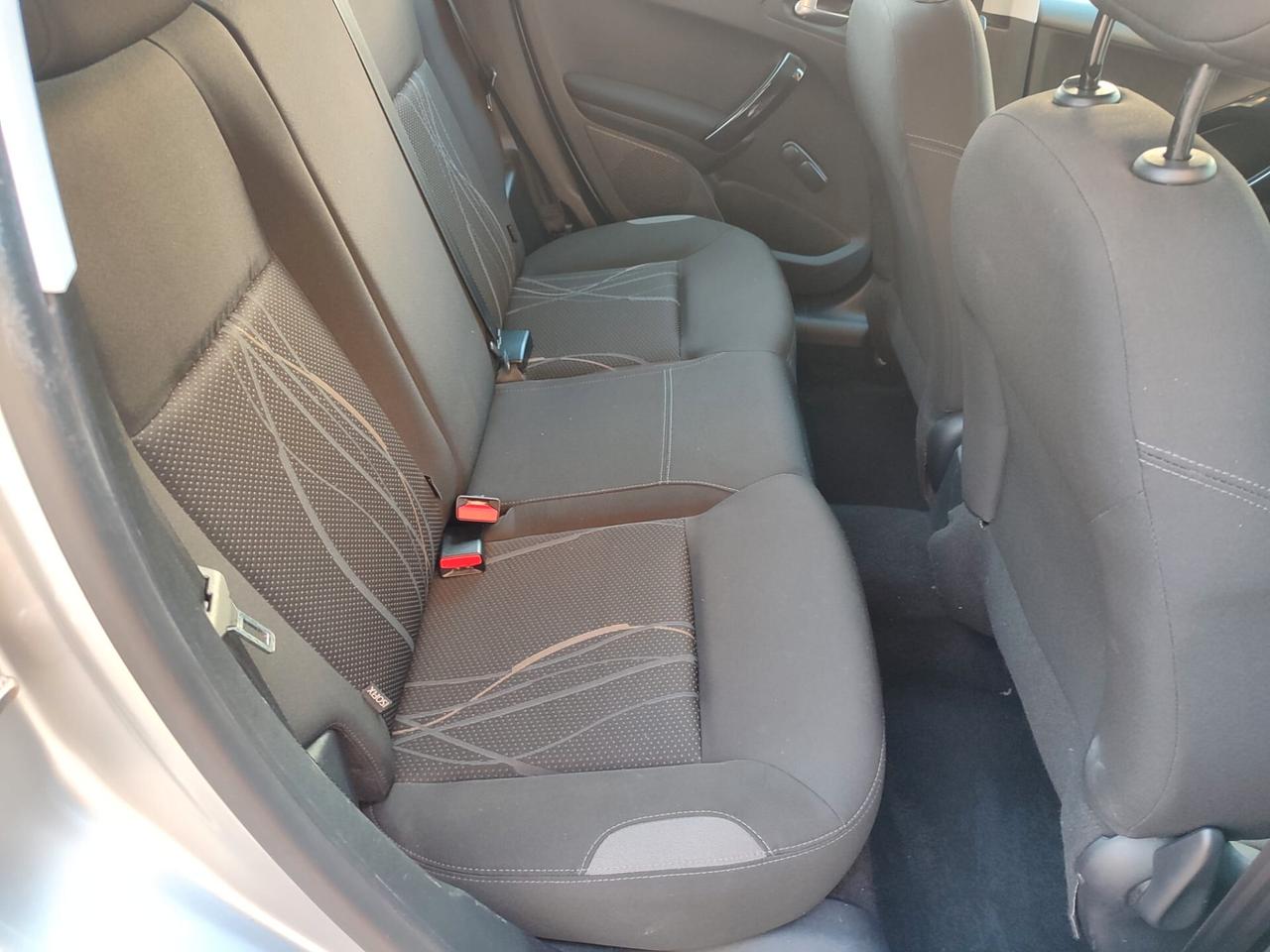 Peugeot 208 1.4 HDi 68 CV!!