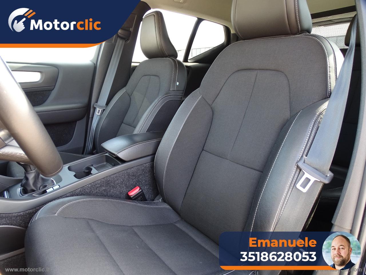 VOLVO XC40 T3 Momentum Core