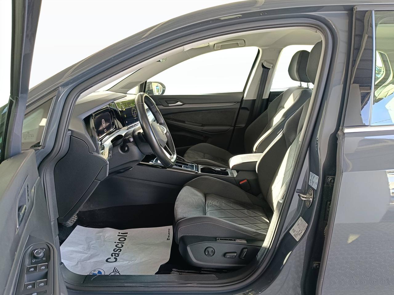 VOLKSWAGEN Golf VIII 2020 - Golf 2.0 tdi Style 150cv dsg