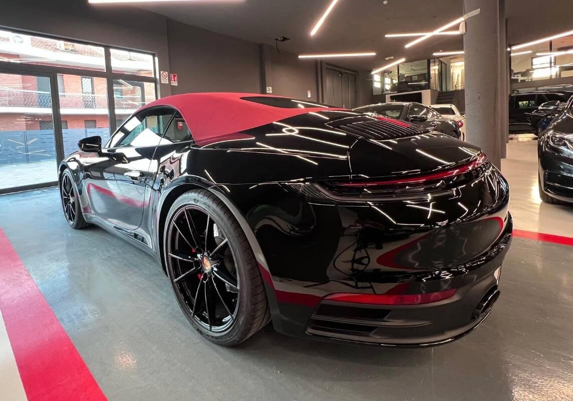 Porsche 911 Cabrio 3.0 Carrera auto