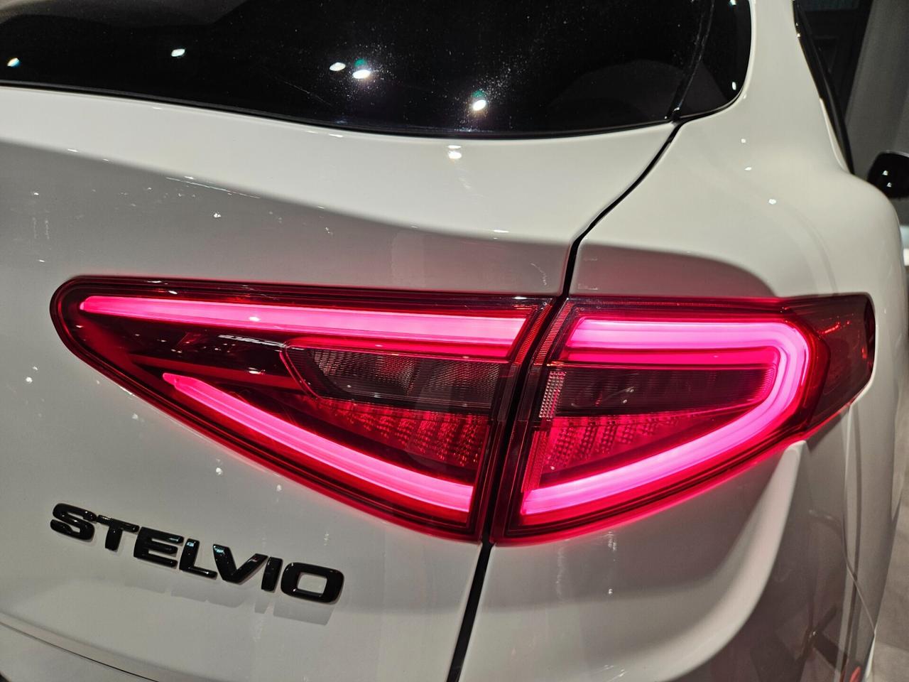 Alfa Romeo Stelvio 2.2d 210 CV AT8 Q4 Veloce IVA ESPOSTA