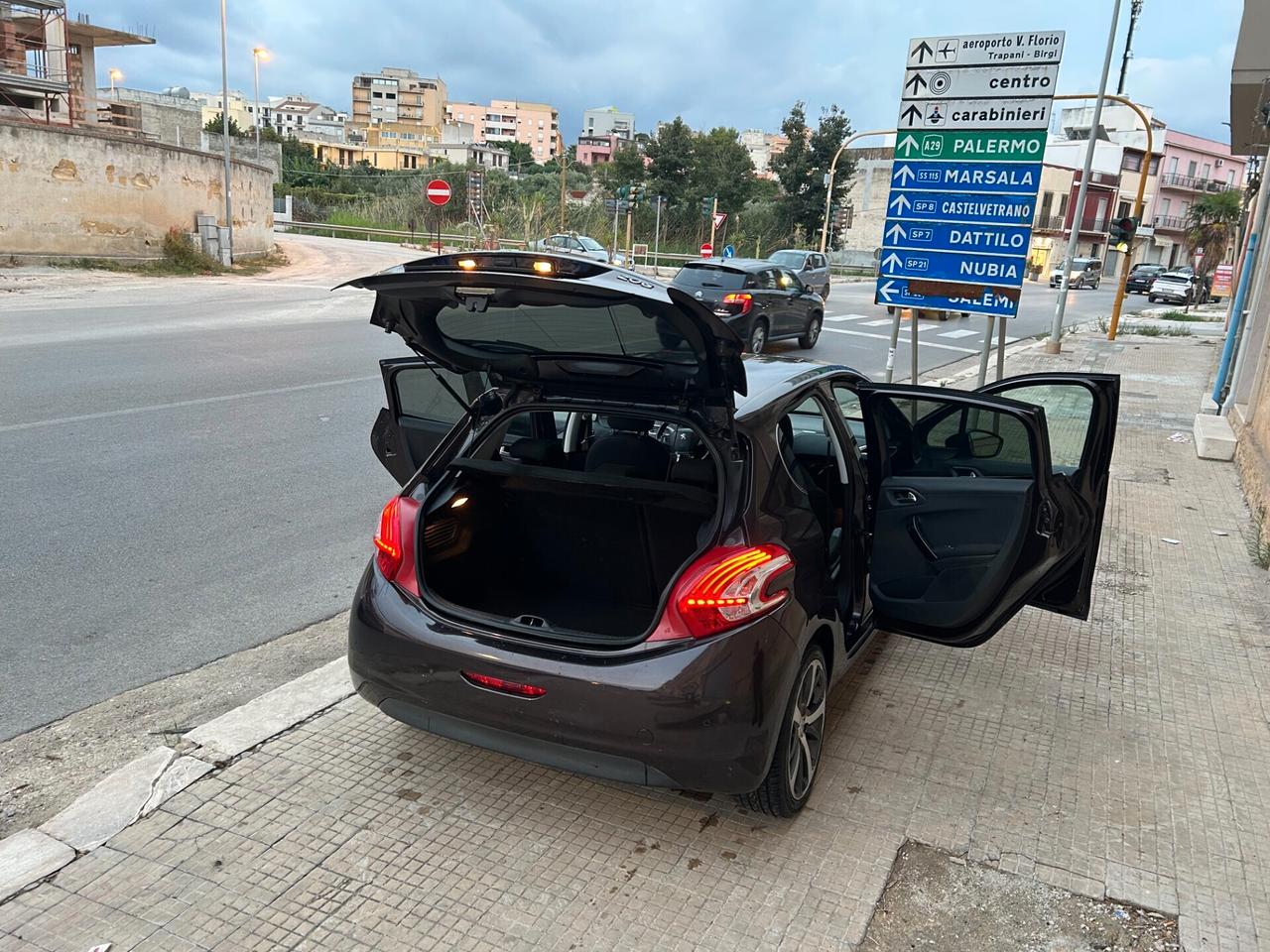Peugeot 208 1.6 VTi 120 CV 5 porte Allure