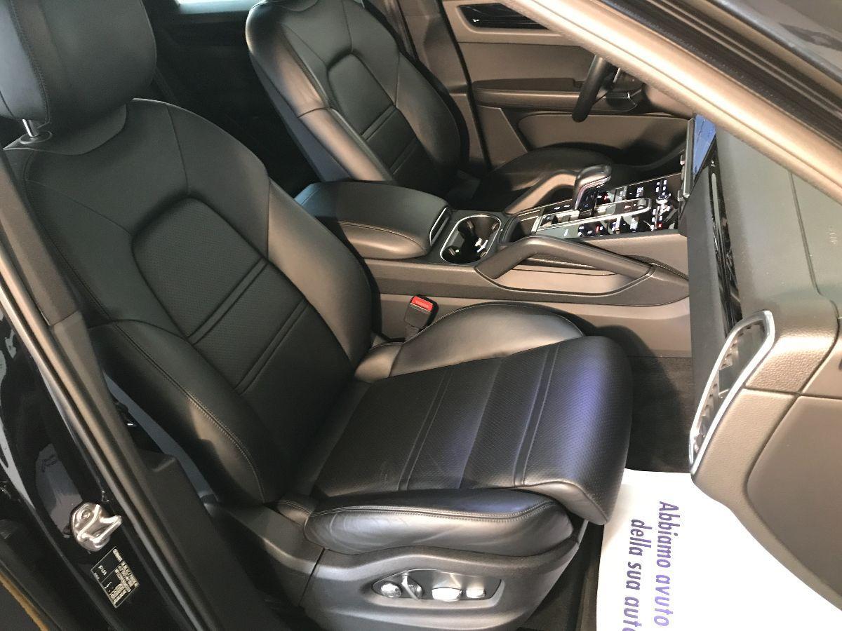 PORSCHE Cayenne 3.0 V6