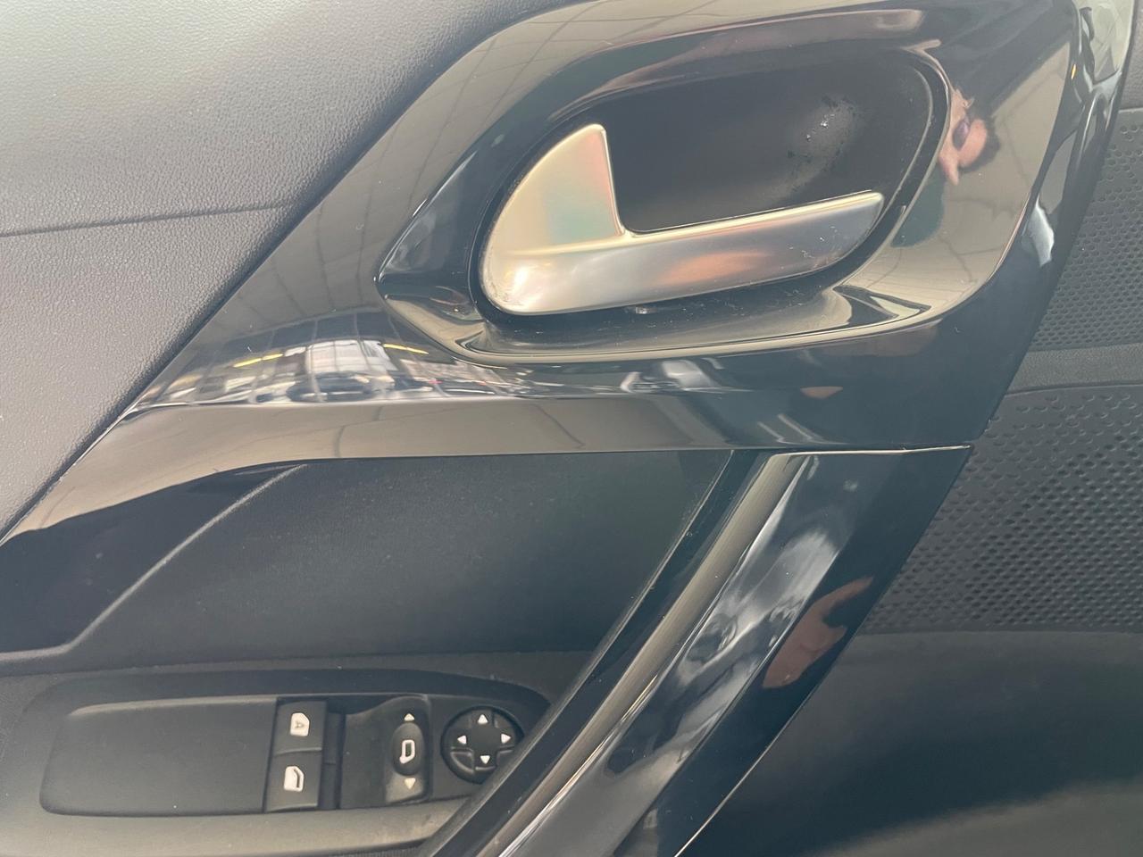 Peugeot 208 PureTech 82 5 porte Active - Nessun vincolo -