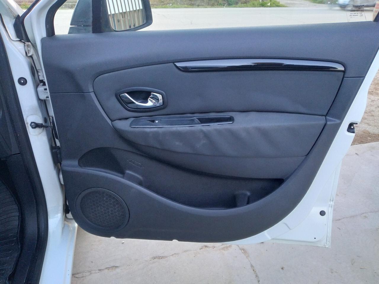 Renault Scenic Scénic X-Mod 1.5 dCi 110CV Dynamique