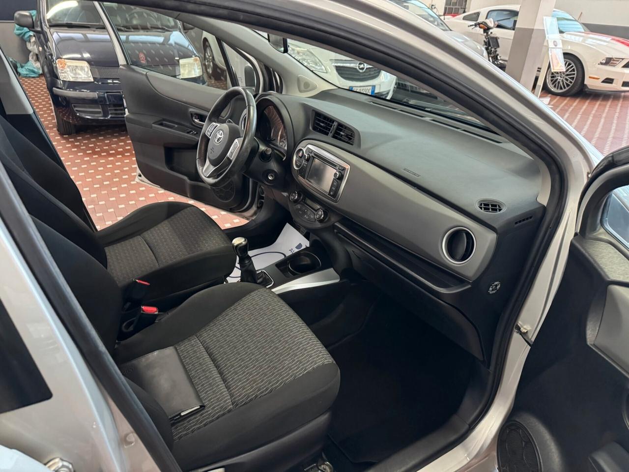 Toyota Yaris 1.0 5 porte Active - UNICO PROPRIETARIO