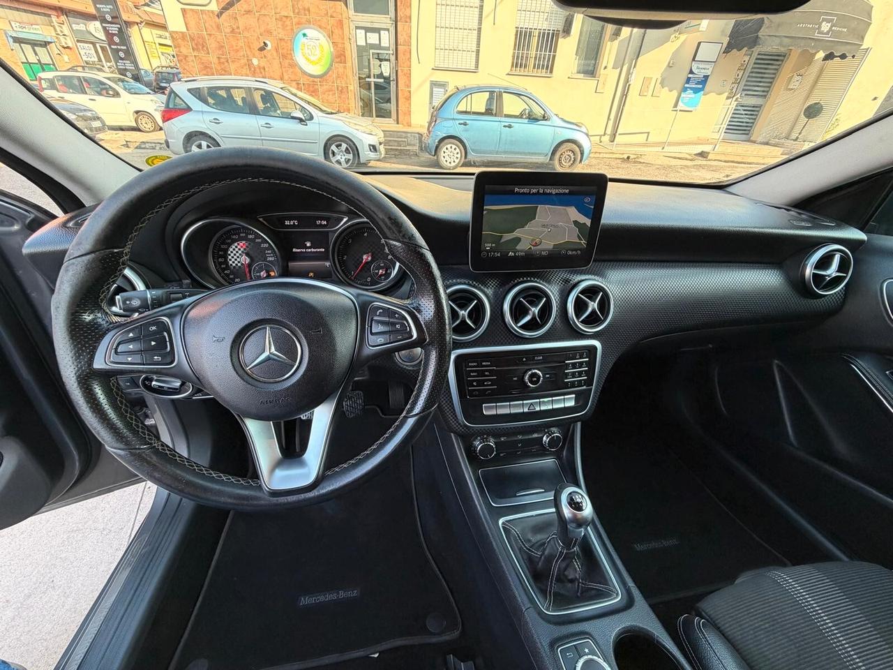 Mercedes-benz A 180 160 d Premium