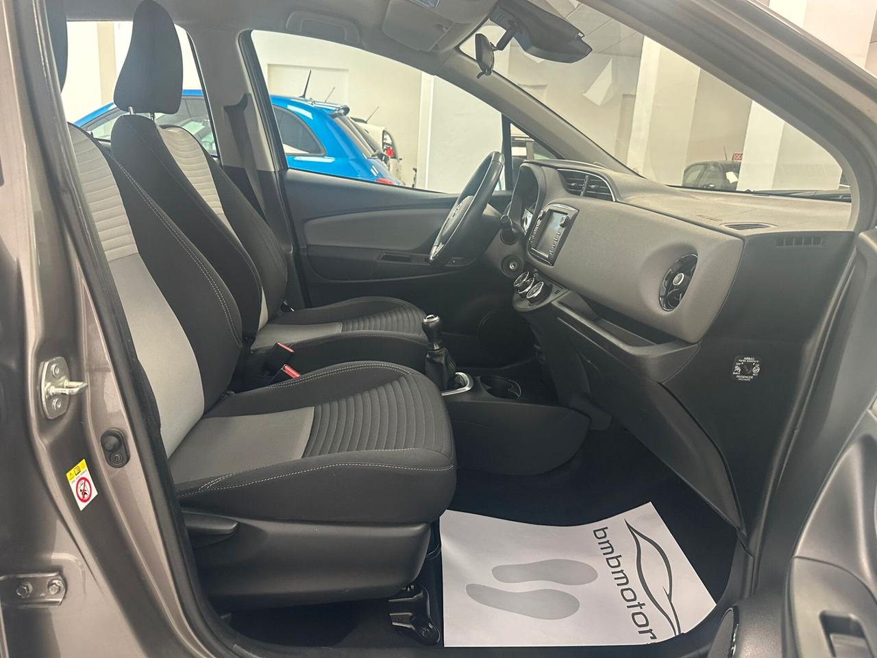 Toyota Yaris 1.0 72 CV 5 porte Lounge