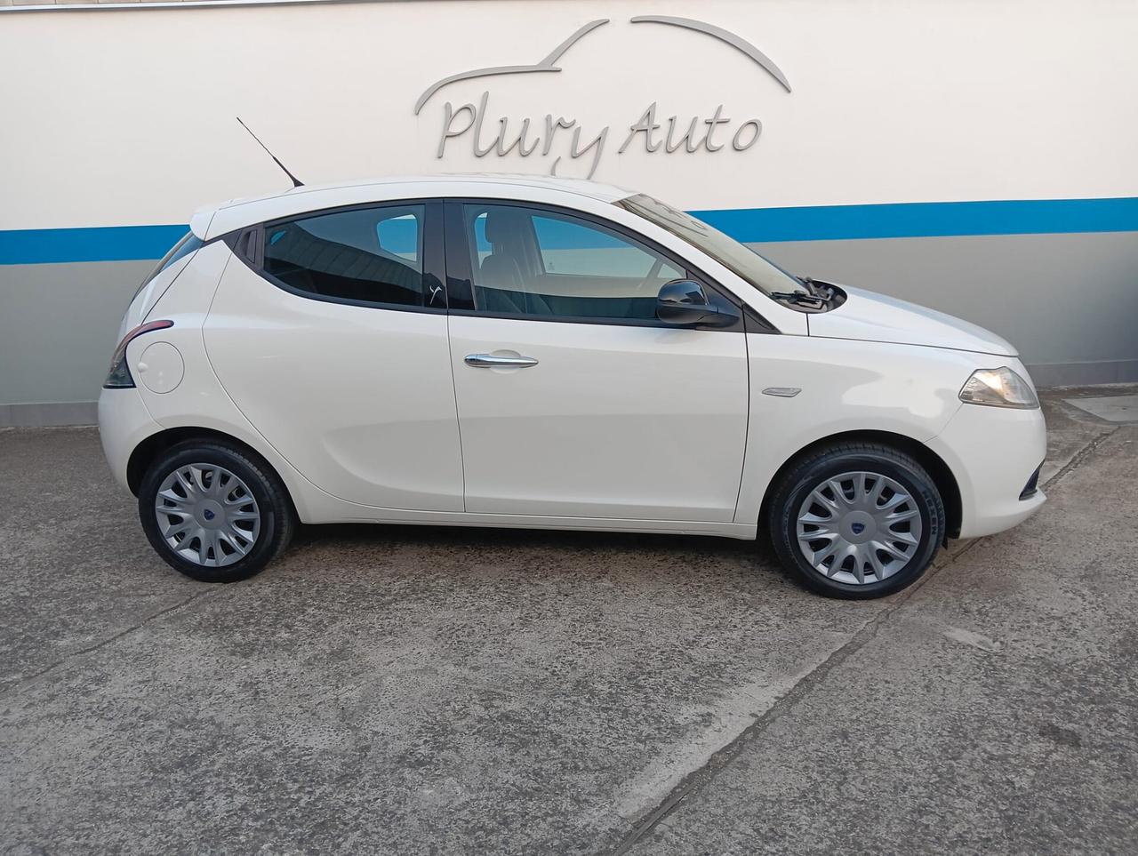 Lancia Ypsilon 1.2 69 CV 5 porte S&S Silver