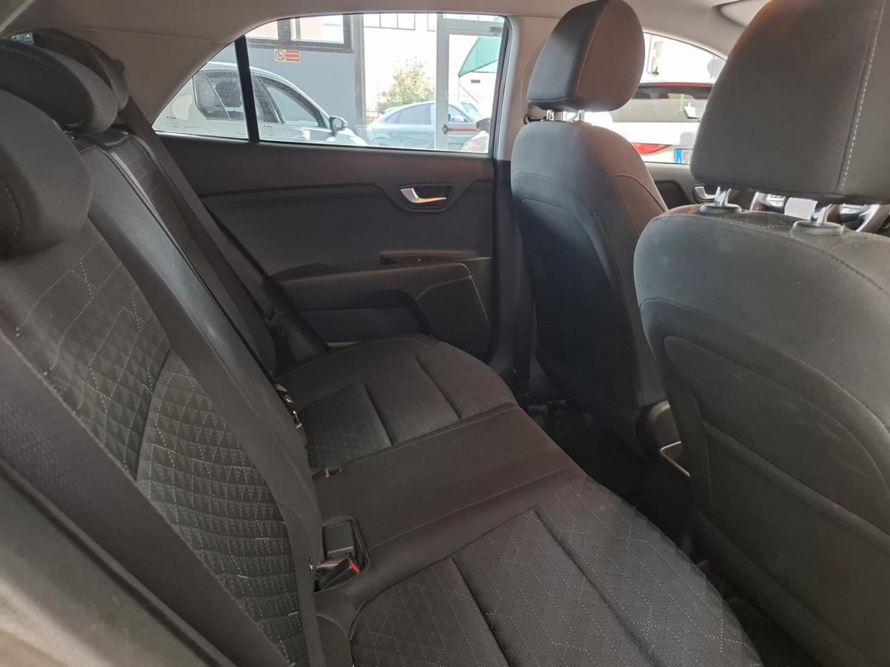 Kia Rio Hybrid Manuale