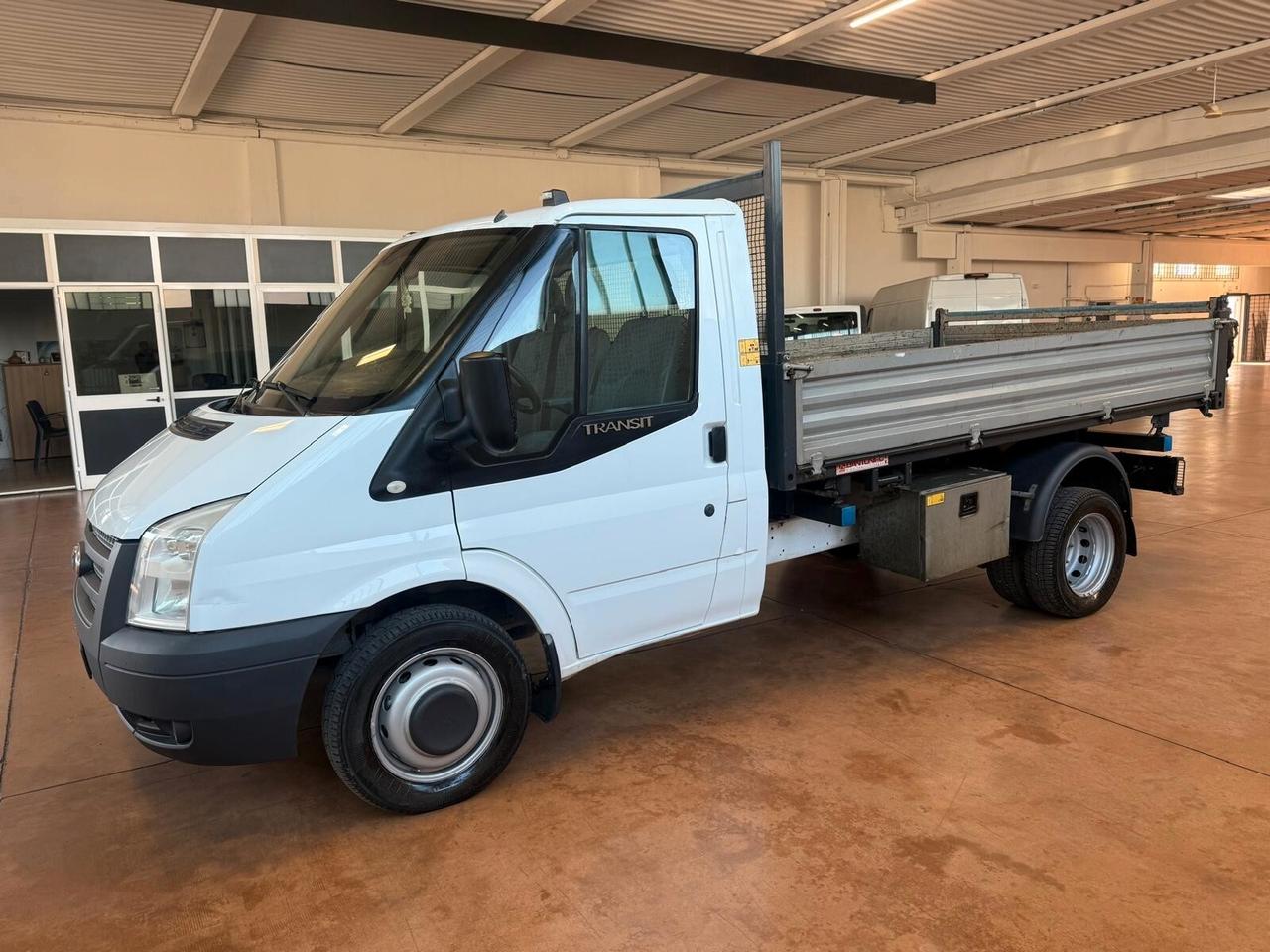 FORD TRANSIT RIBALTABILE TRILATERALE , 155CV EURO 5 (MOTORE NUOVO )