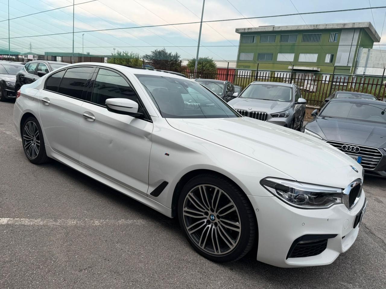 BMW 520 Berlina 520d Msport auto / TETTUCCIO APRIBILE