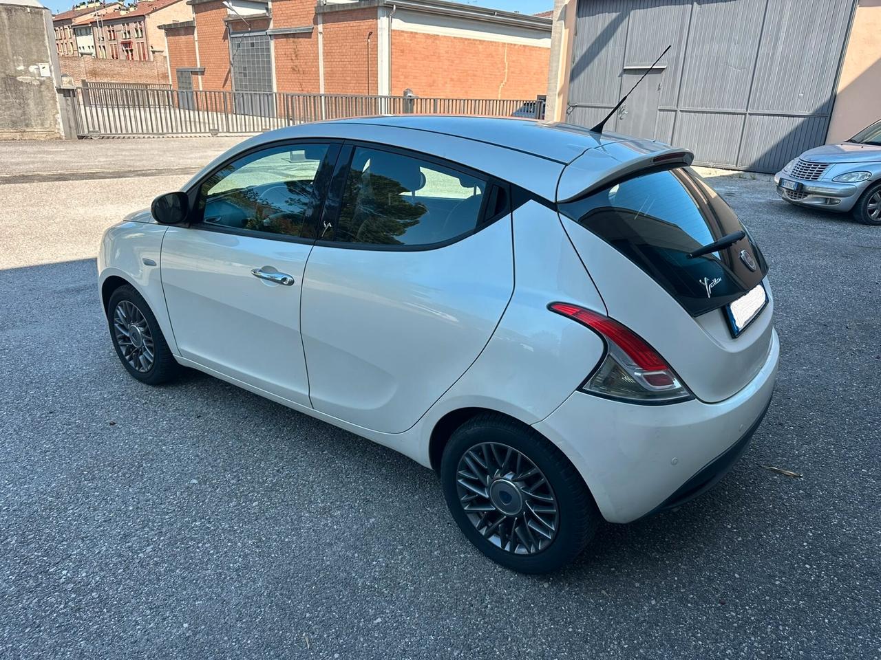 Lancia Ypsilon 1.2 69 CV 5 porte GPL Ecochic Platinum