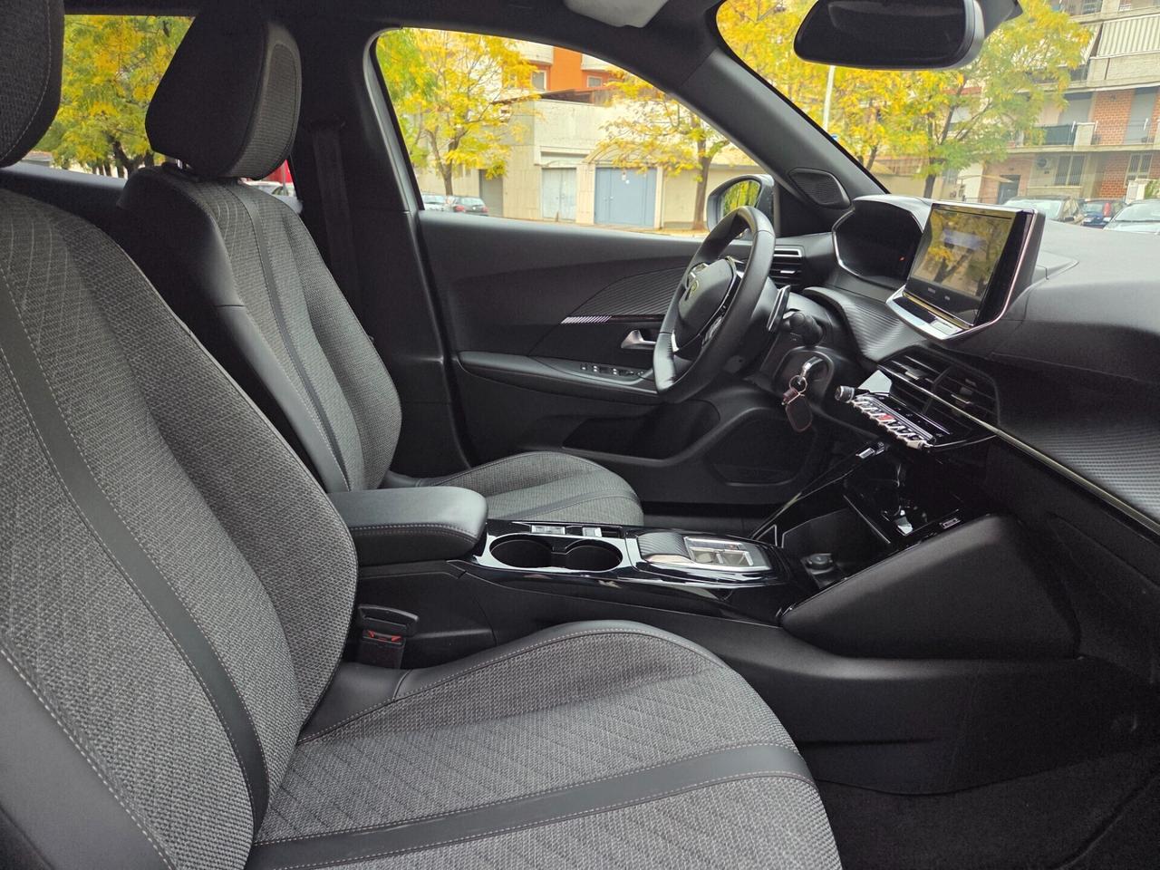 PEUGEOT 2008 ALLURE 130 EAT8 1/2024