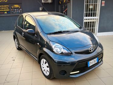 Toyota Aygo 1.0 12V VVT-i 3 porte Lounge Connect
