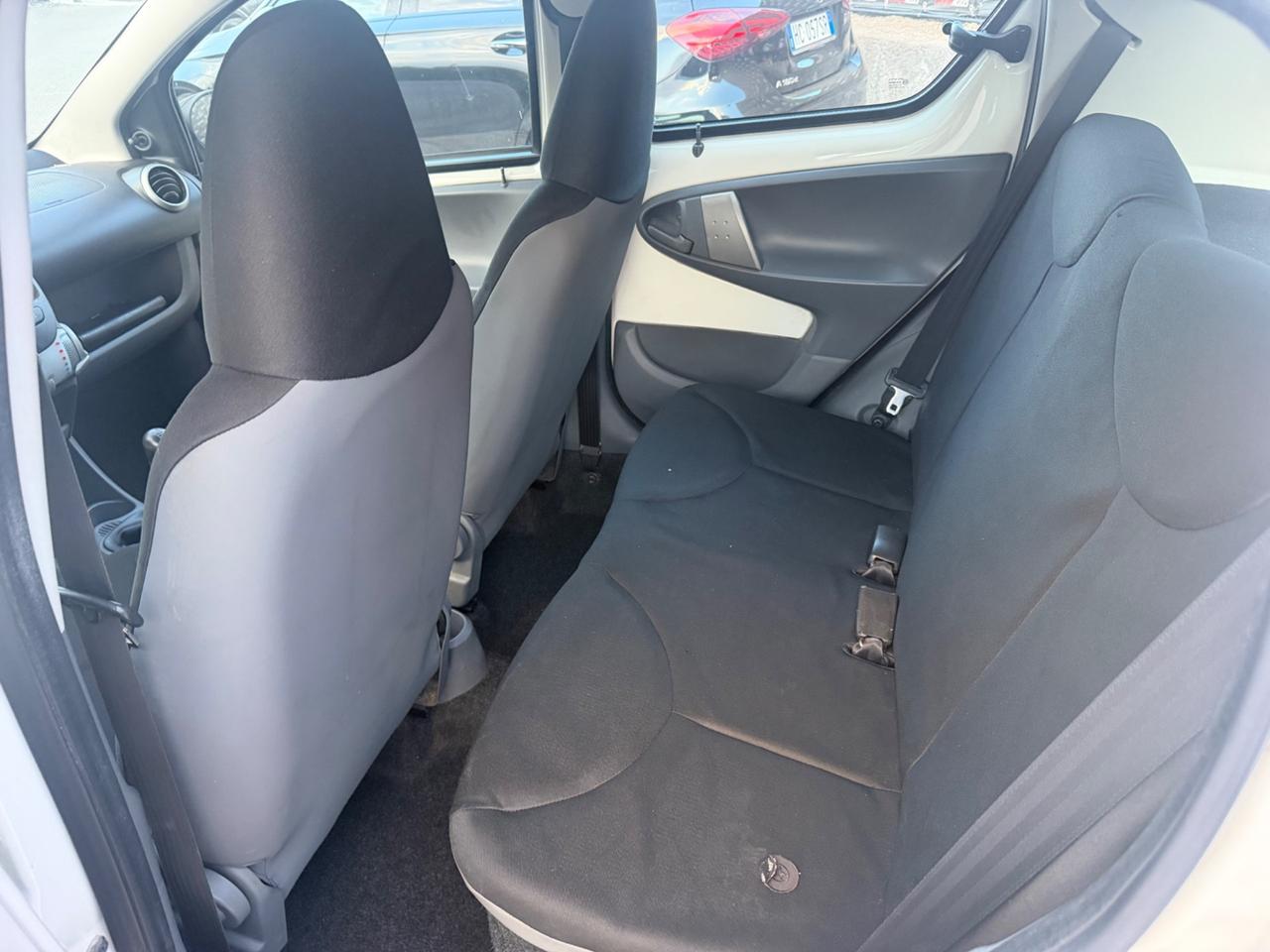 Toyota Aygo 1.0 12V VVT-i 5 porte Deep Ocean Connect