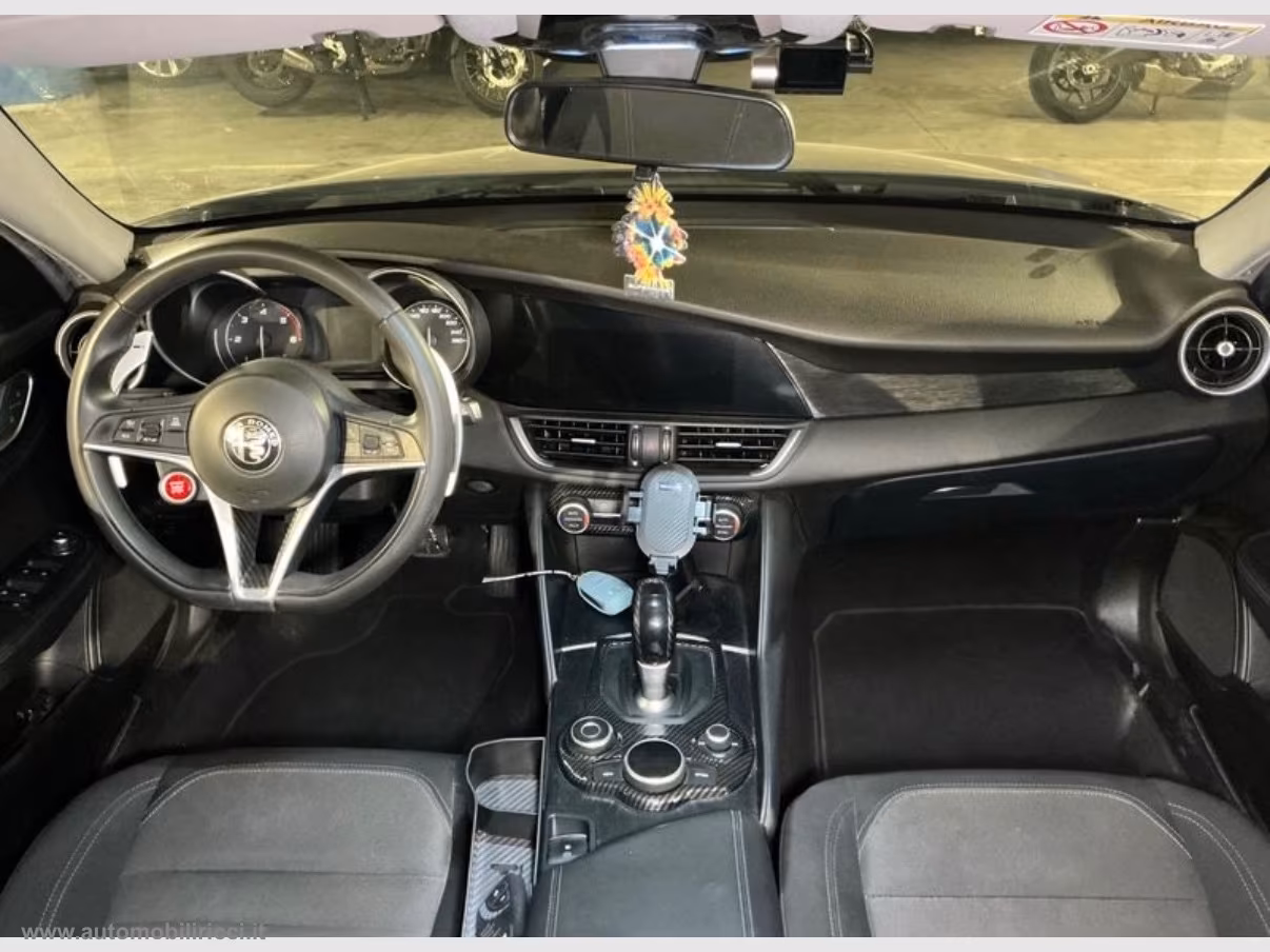 ALFA ROMEO Giulia 2.2 TD 160 CV AT8