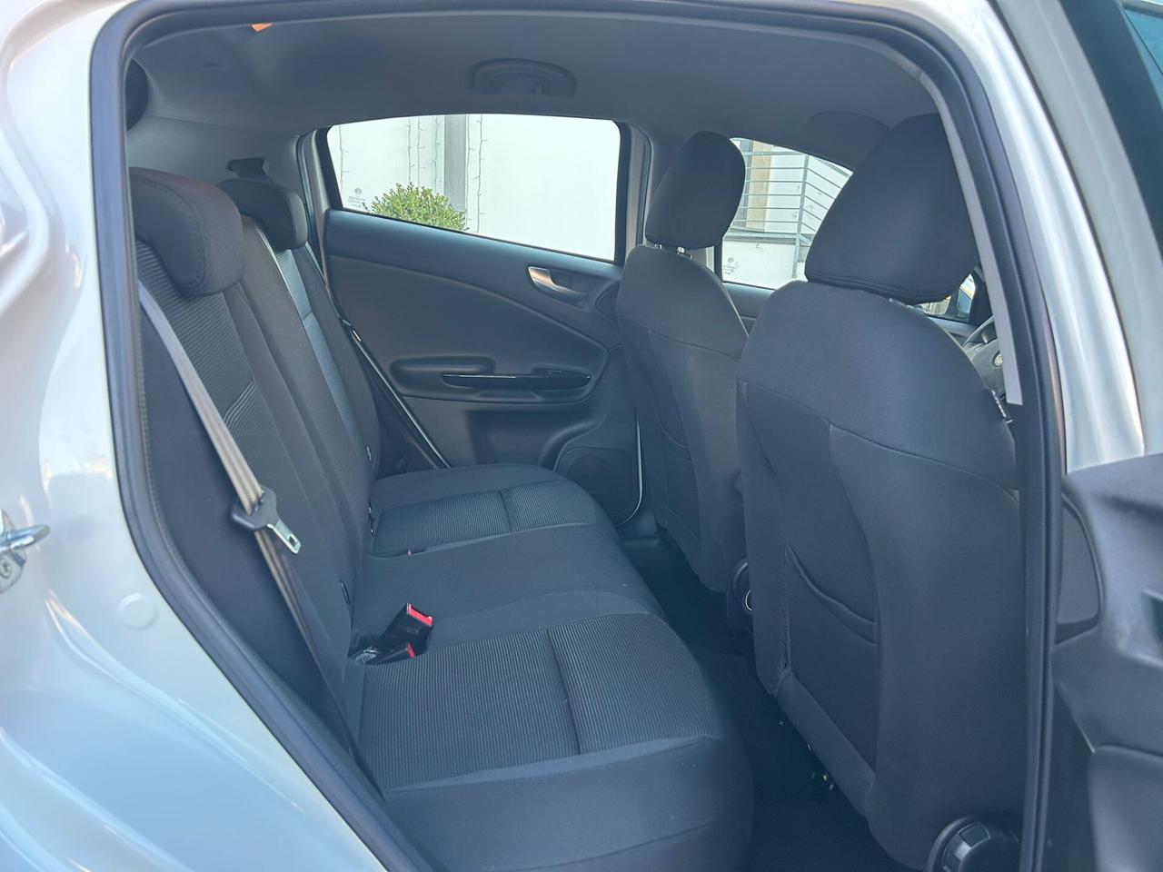 Alfa Giulietta 1.6 MJ 77Kw DISTINCTIVE Km123.-2013